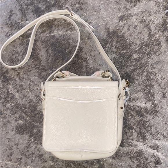 🌟EUC Cream Dooney & Burke Crossbody Bag - Picture 3 of 12